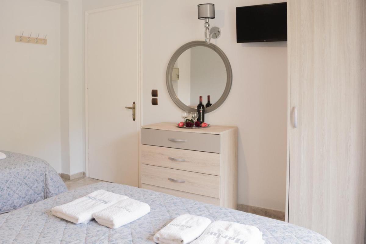Marina Apartments, Agios Gordios  Eksteriør billede