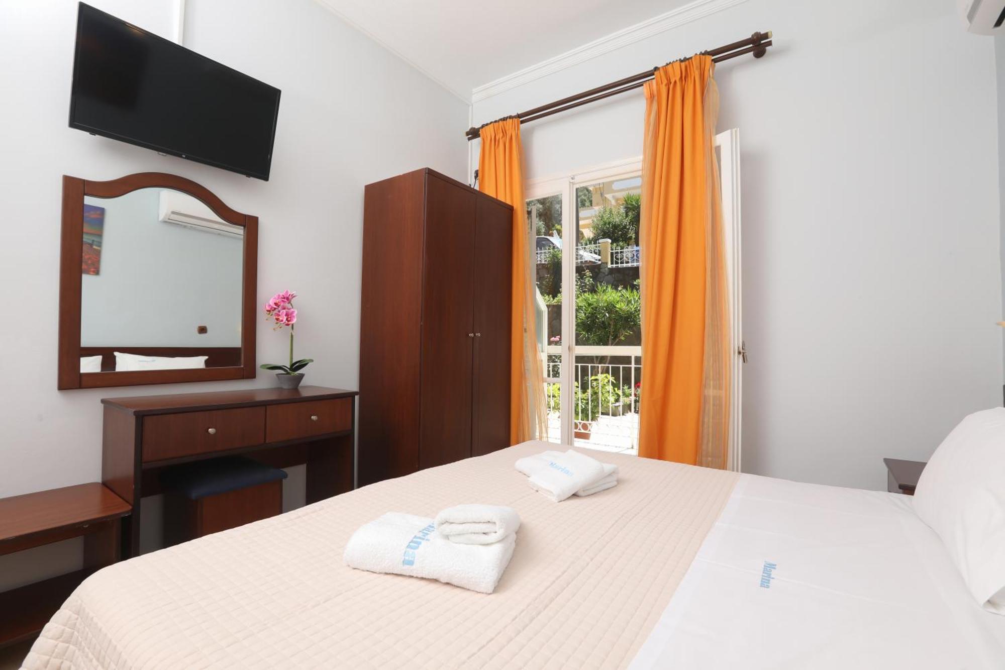 Marina Apartments, Agios Gordios  Eksteriør billede