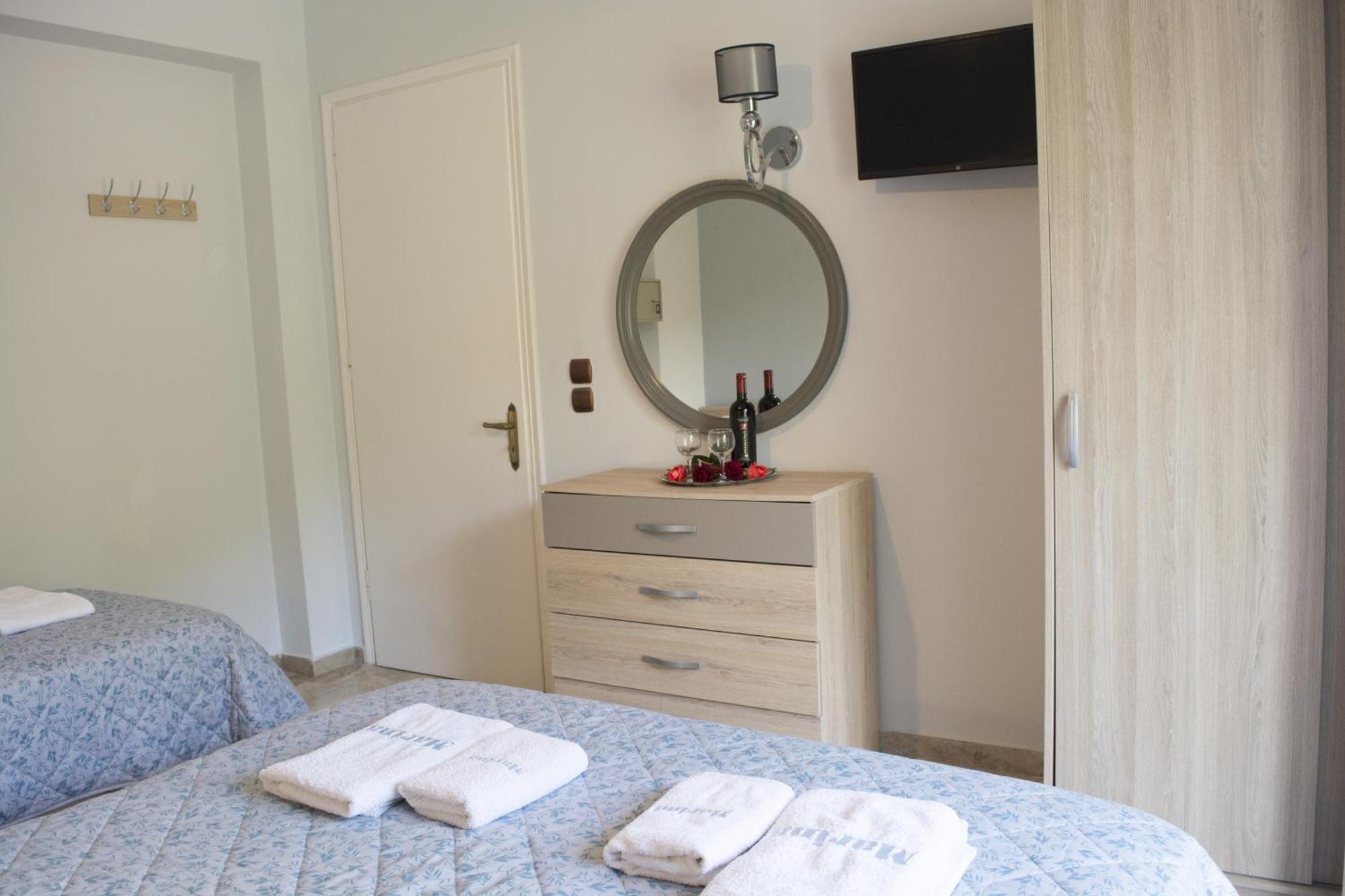 Marina Apartments, Agios Gordios  Eksteriør billede